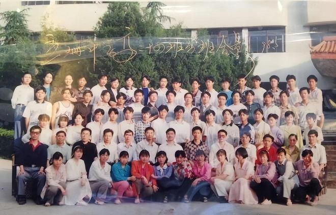 落榜后他蹬三轮卖锅干到全球第一麻将胡了2模拟器试玩高考2次(图6)