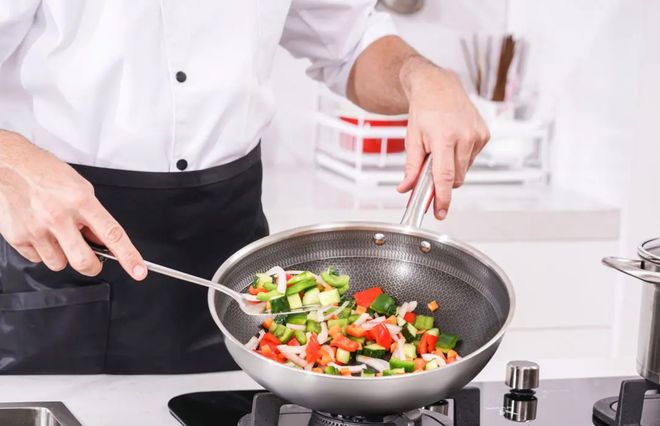 落榜后他蹬三轮卖锅干到全球第一麻将胡了2模拟器试玩高考2次(图11)